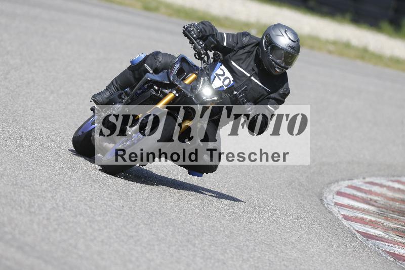 /Archiv-2025/09 22.04.2025 Cornu Master School ADR/gruen-vert/20